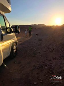 טיול אוטוקרוואן במדבר - חוויה בלתי נשכחת